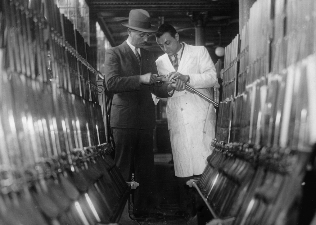 1938: NRA backs Federal Firearms Act